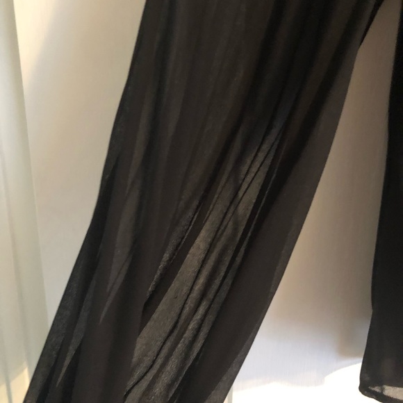 Zara sheer sleeve flowey top. Only the sleeves are sheer. Size M - Picture 3 of 4